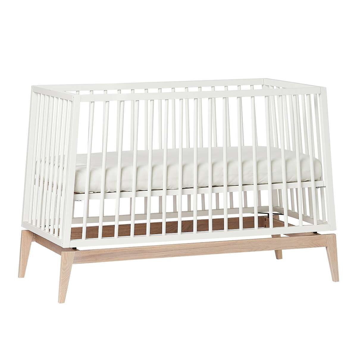720120-03_Leander-Luna-babycot-120x60cm-white-oak_7_1200x1200