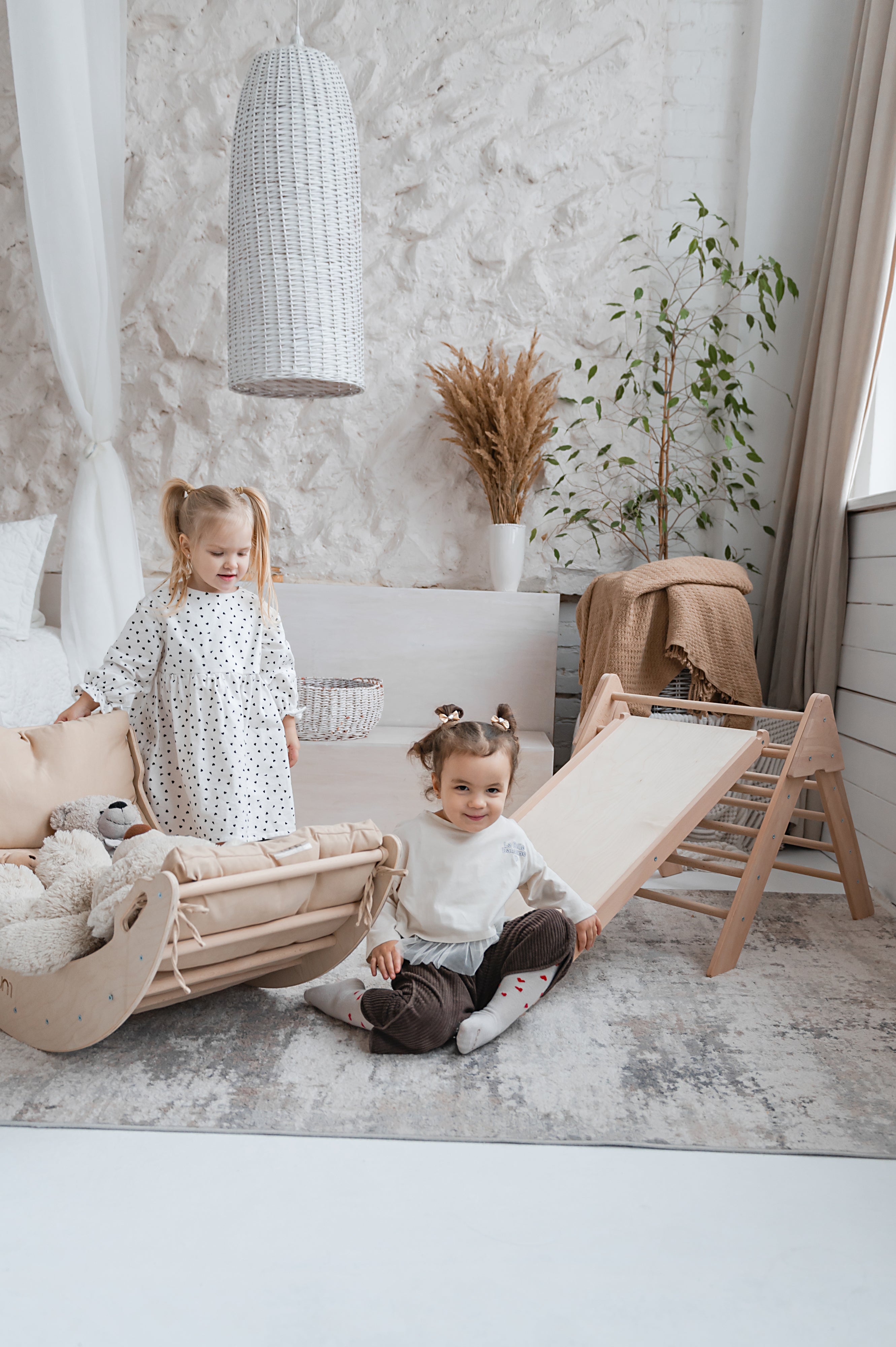 BEECH-WOOD-Pikler-triangle-arch-children-photo-3