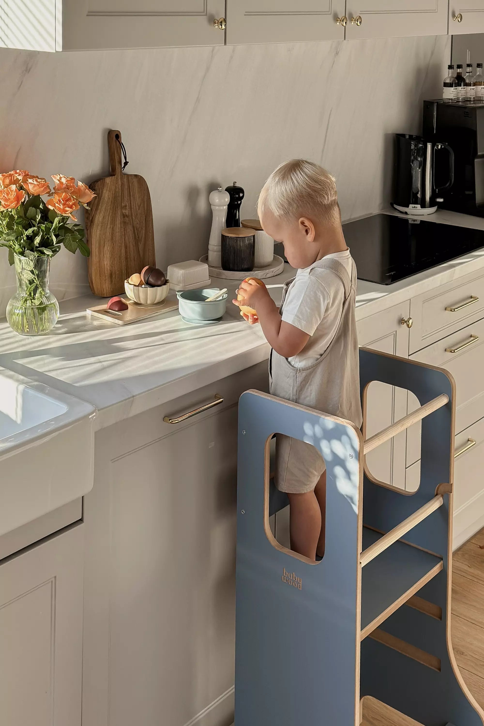 BabyWood-K-chenhelfer_Lernturm-SLIM-M-blau-01