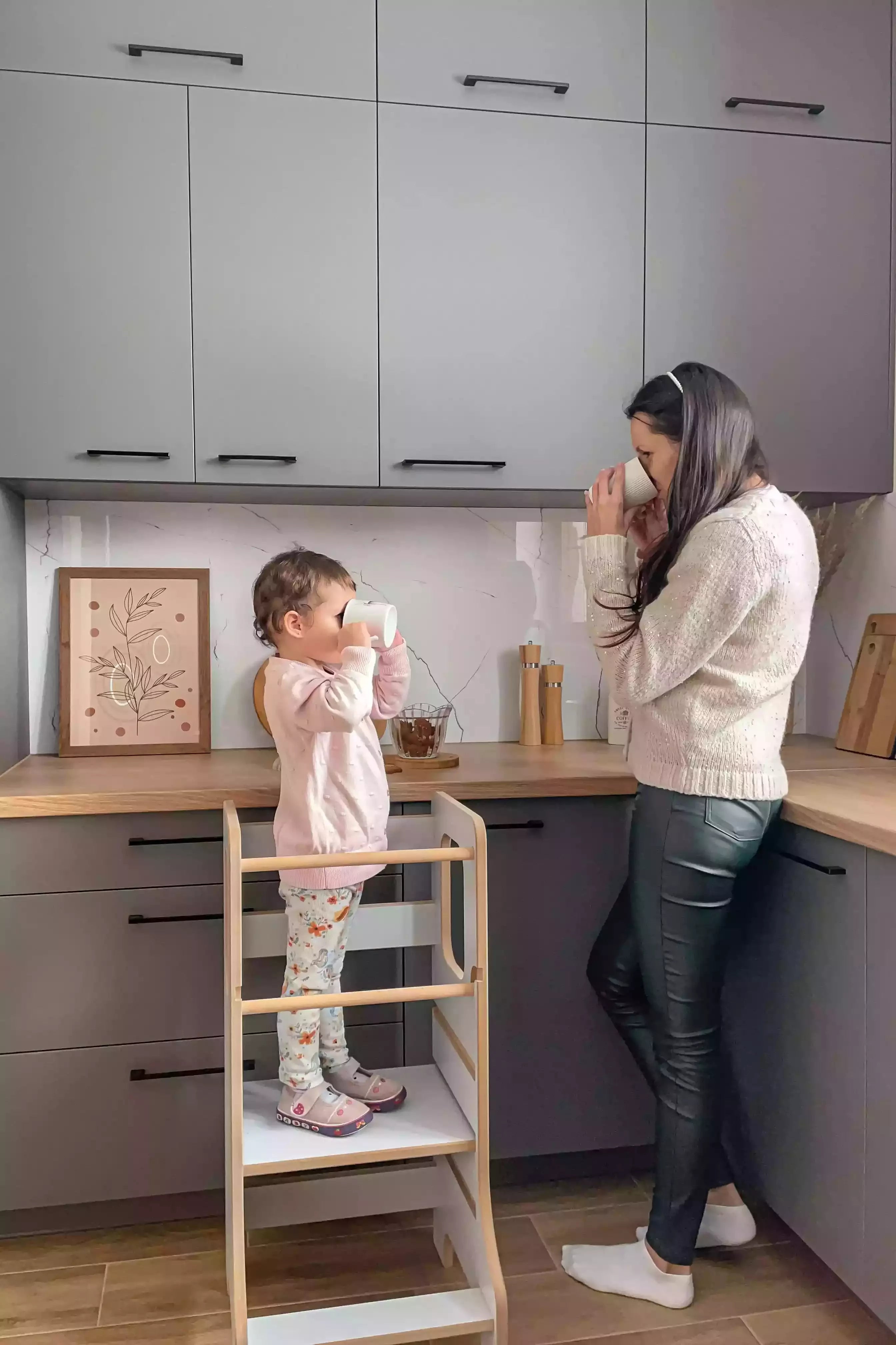 BabyWood-K-chenhelfer_Lernturm-SLIM-M-grau-02