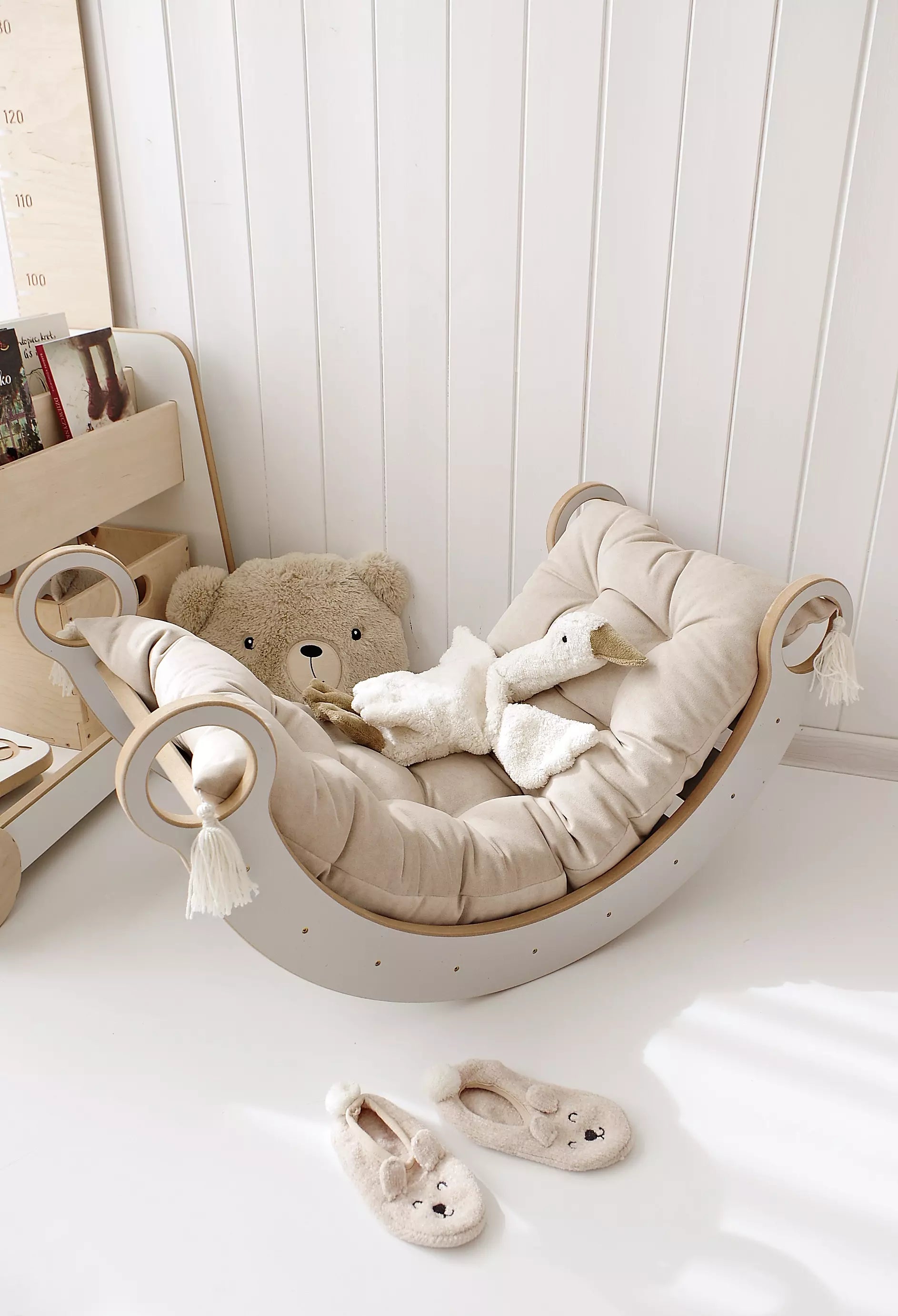 BabyWood-Montessori-Holzwippe-Kletterbogen-weiss-04
