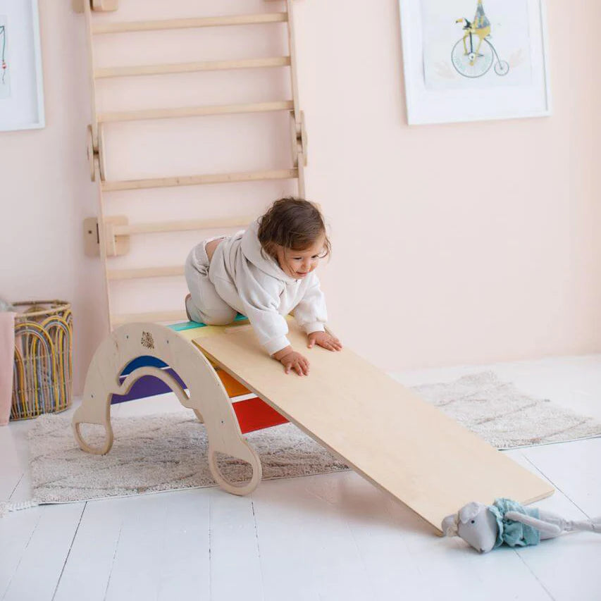 BusyKids-Balancewippe-mit-doppelseitigem-Brett-Regenbogenfarben-0750122378791-06
