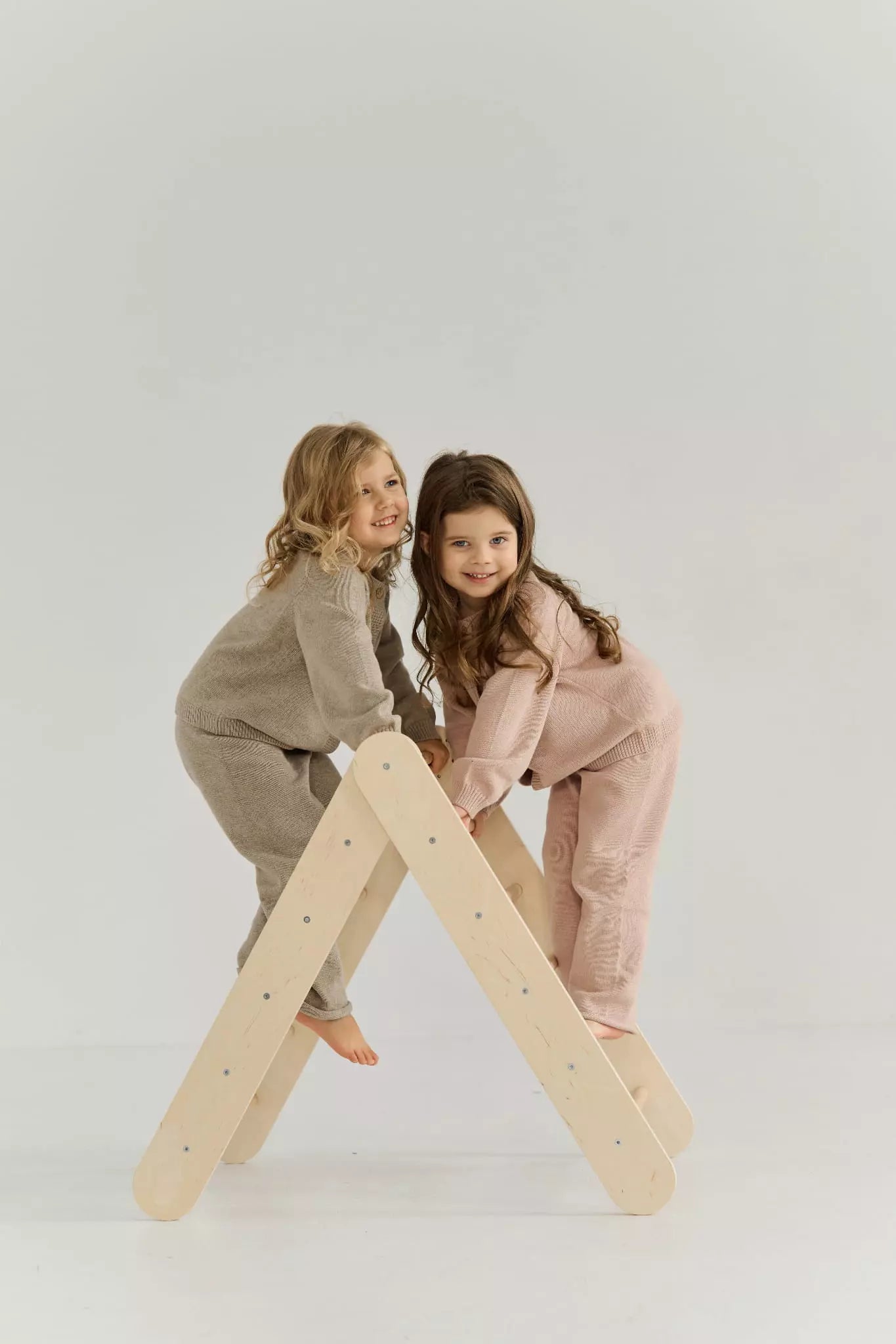 Leiter-Pickler-aus-Holz-fur-Kinder