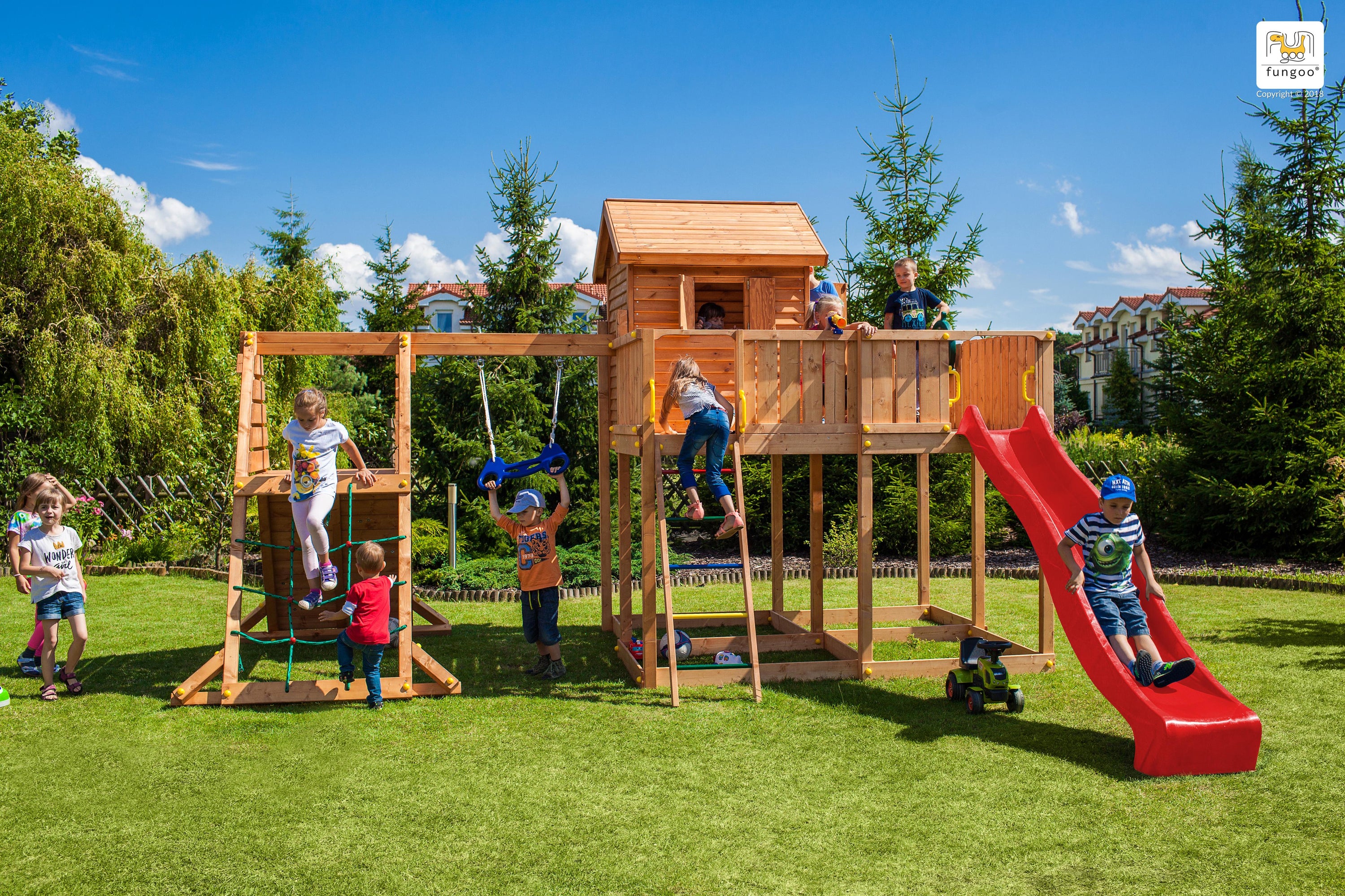 S-03522-P-T-XR_Fungoo_MY_SPACE_XL_SPIDER_Red_Slide_TEAK02564