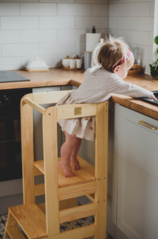 die-kleine-Schnullerbacke-K-chenhelfer-naturholz-5900378763260-03