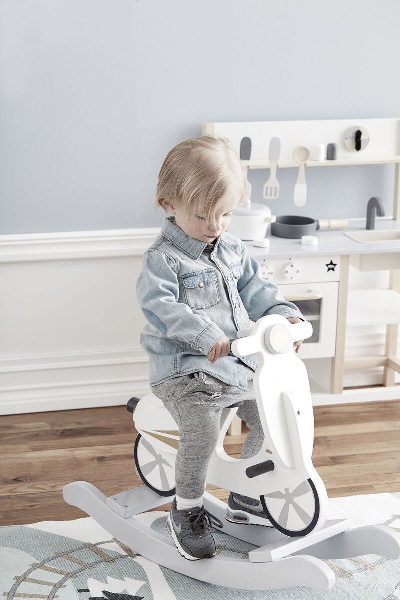 die-kleine-Schnullerbacke-Kids-Conzept-Schaukel-Scooter-grau_weiss-1000160-04