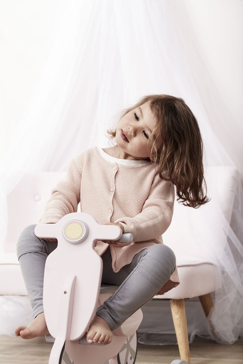 die-kleine-Schnullerbacke-Kids-Conzept-Schaukel-Scooter-rosa_weiss-1000159-03
