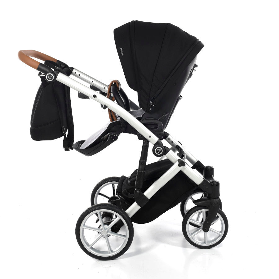 die-kleine-schnullerbacke-junama-space-kombi-kinderwagen-04-black-12