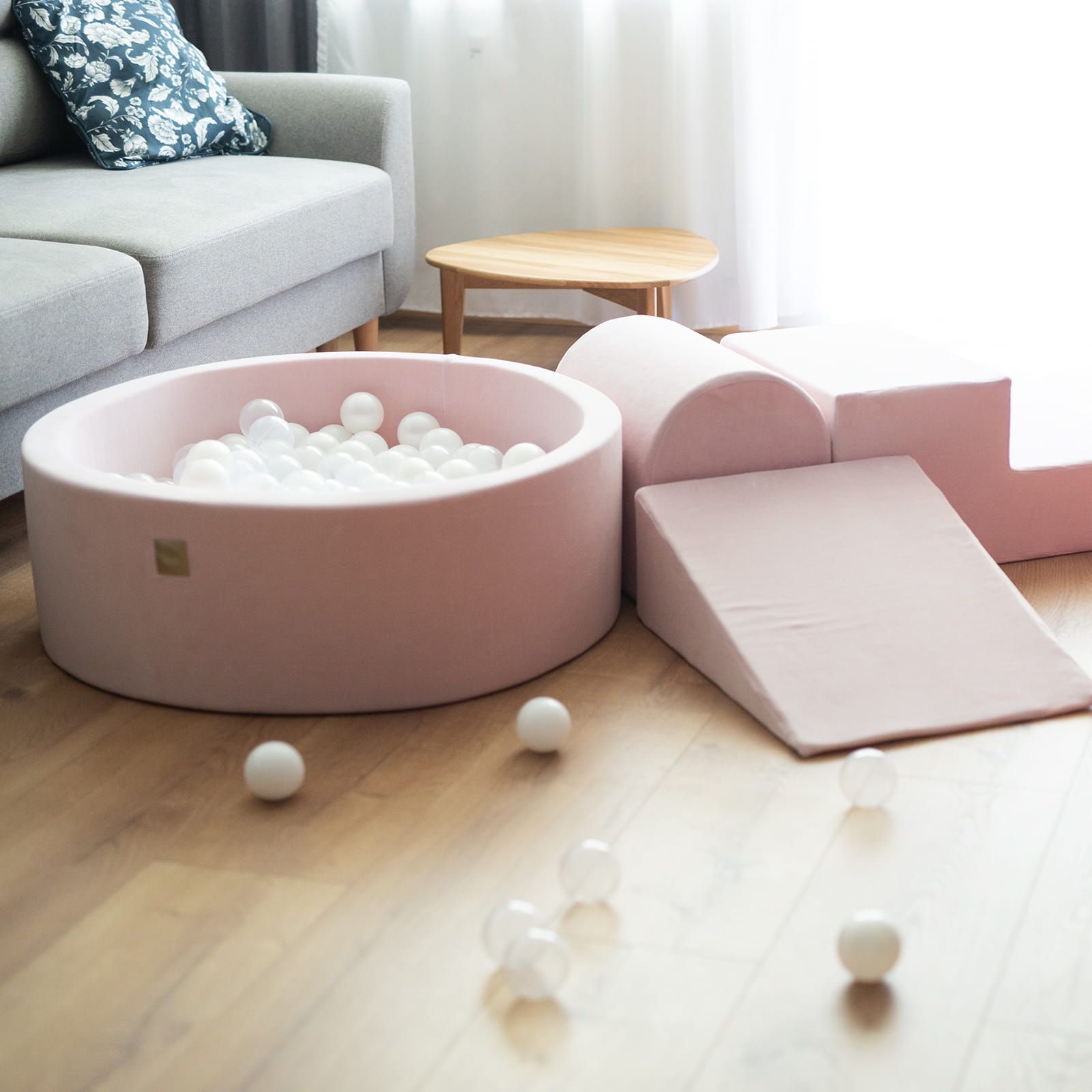 die-kleine-schnullerbacke-schaumspielset-hellrosa-mit-B-llebad-200-B-lle-5903849633642-04