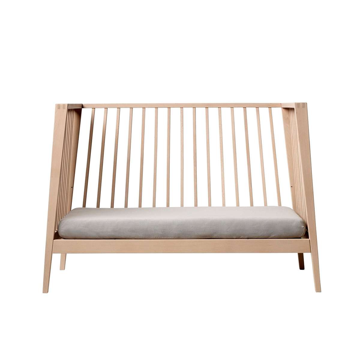 700020-05_Leander-Linea-Babycot-Beech_9_1200x1200