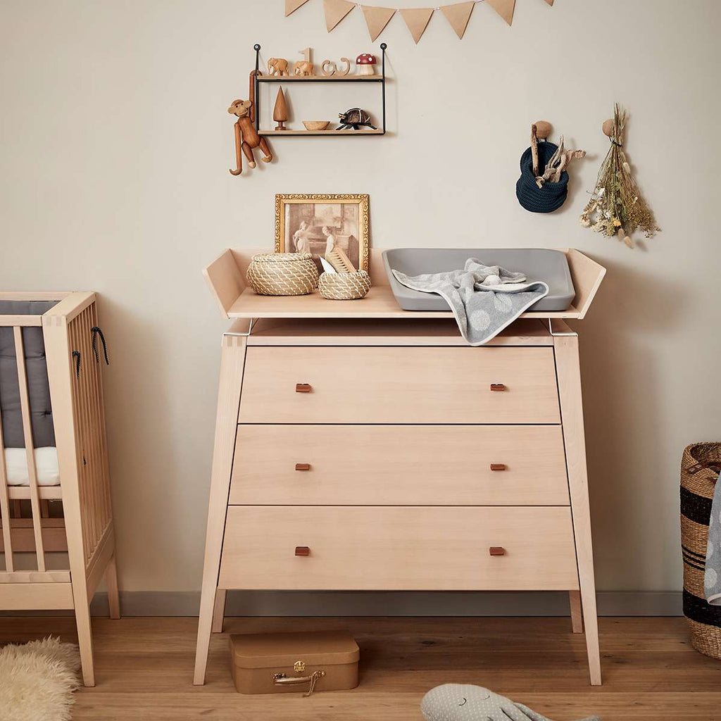 700563-05_Leander-Linea-Changingunit-Dresser-Beech_1_1200x1200