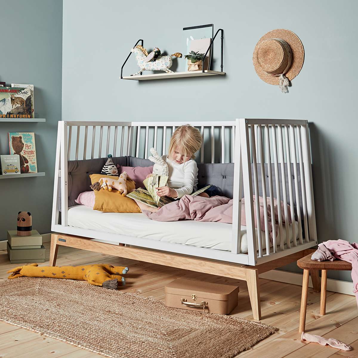 720120-03_Leander-Luna-babycot-120x60cm-white-oak_1200x1200-a