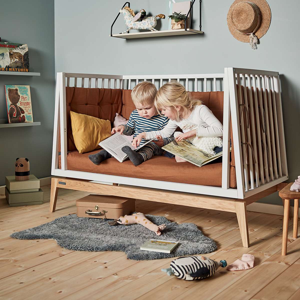 720120-03_Leander-Luna-babycot-120x60cm-white-oak_2_1200x1200