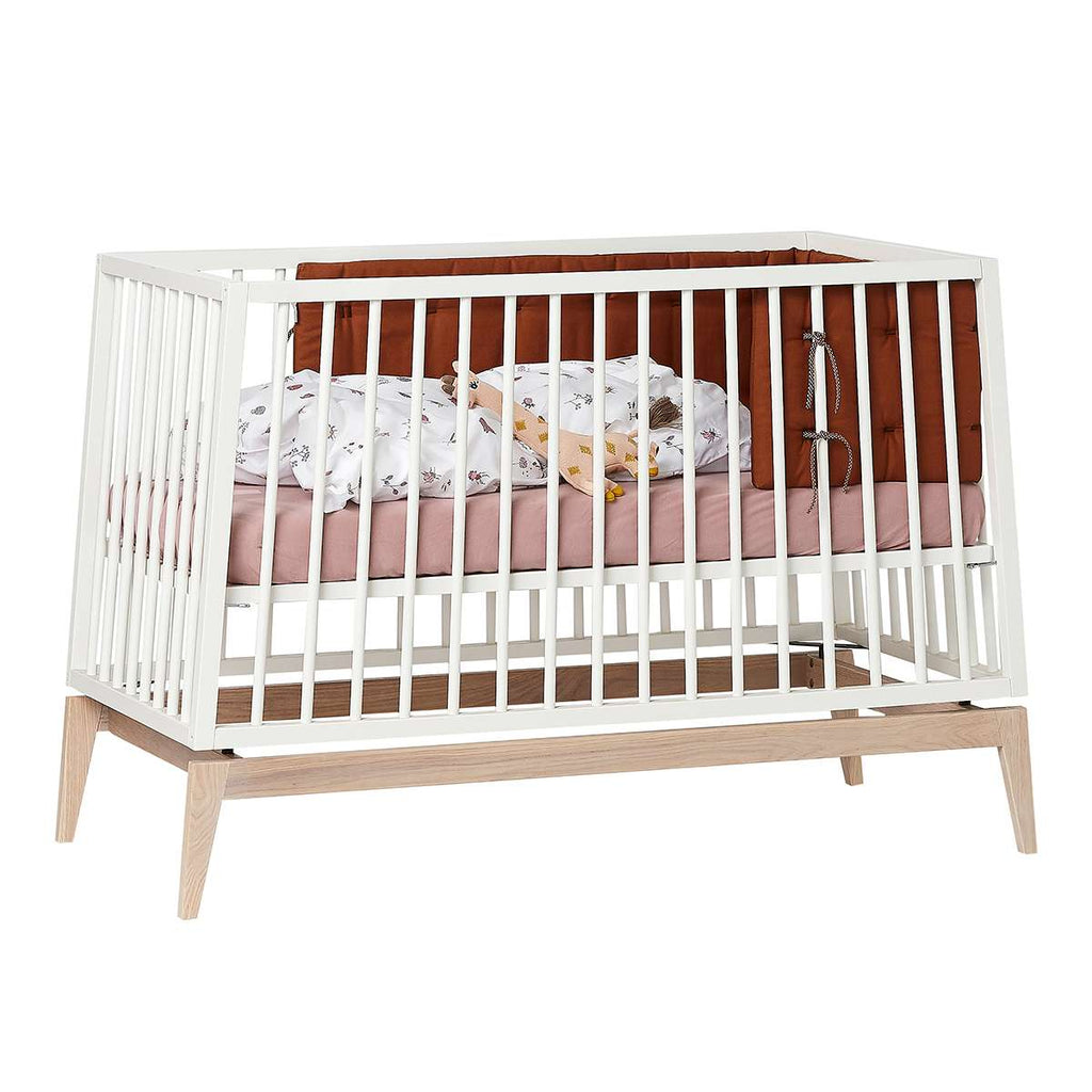720120-03_Leander-Luna-babycot-120x60cm-white-oak_5_1200x1200