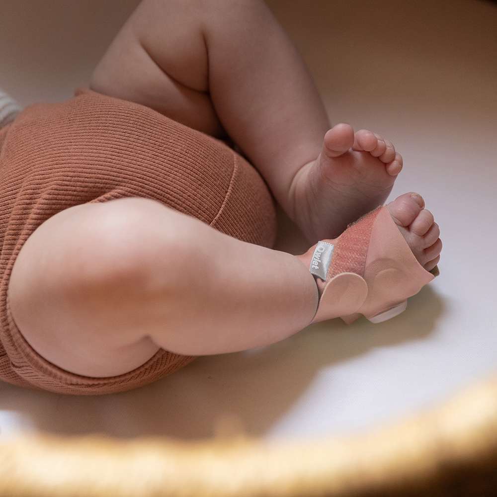 850028962053_18708_Owlet_SmartSock_dustyrose_02_300dpi