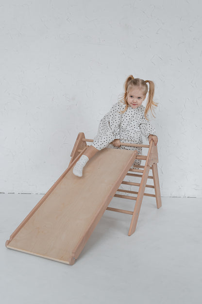 BEECH-WOOD-Pikler-triangle-children-photo-3