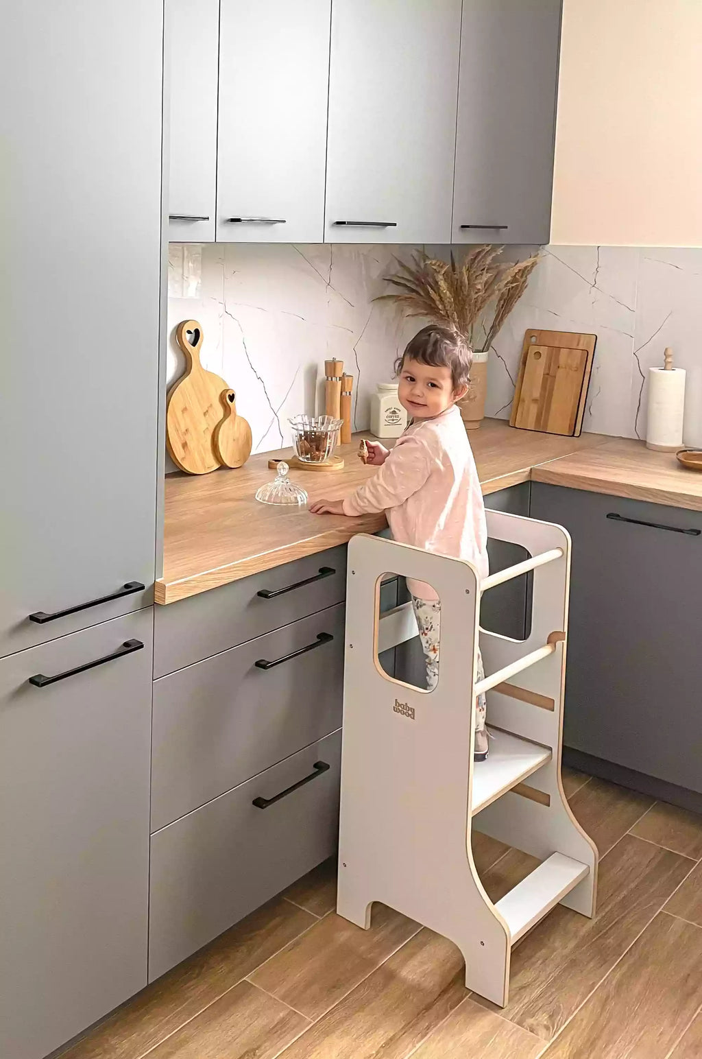 BabyWood-K-chenhelfer_Lernturm-SLIM-M-grau-01