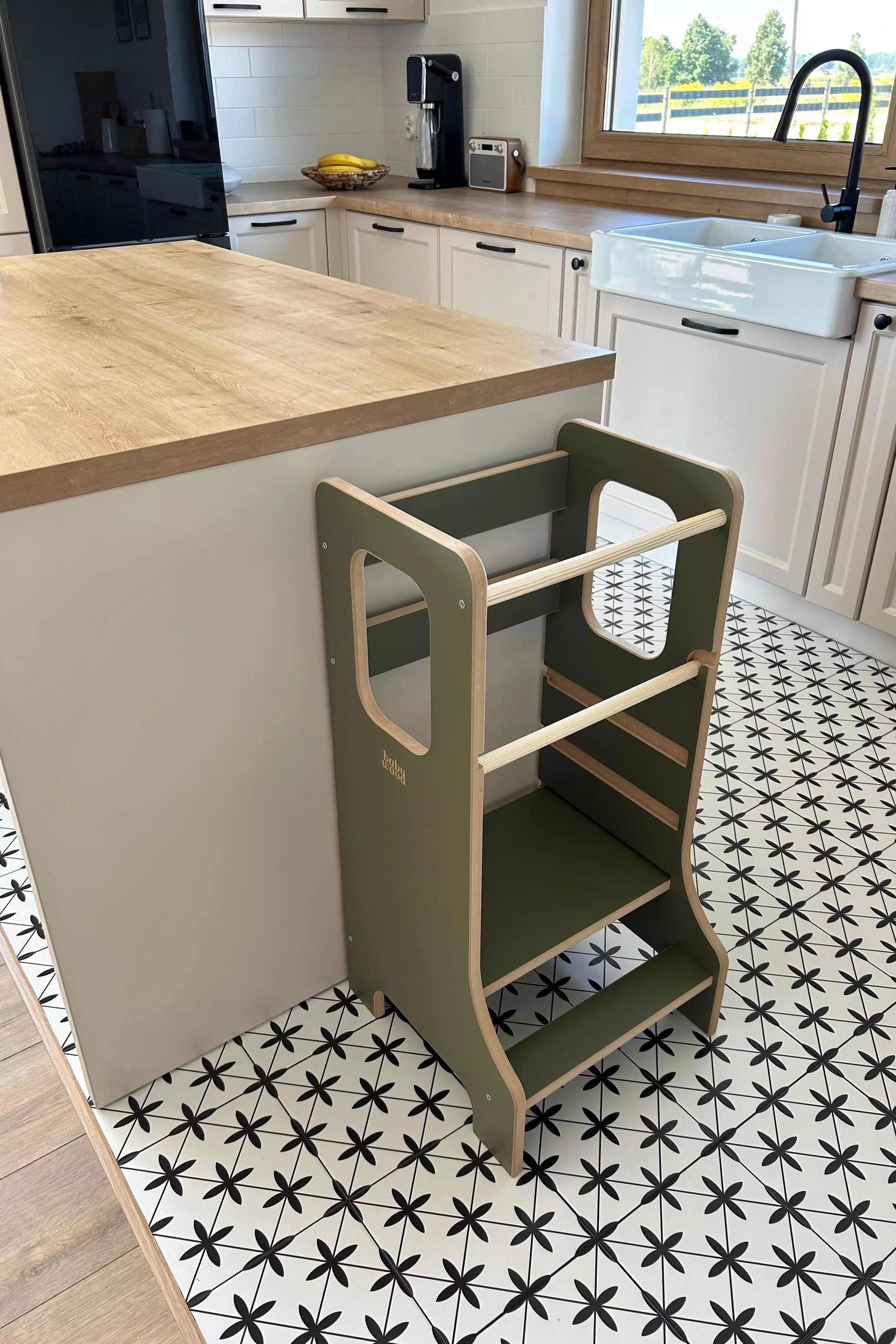 BabyWood-K-chenhelfer_Lernturm-SLIM-M-olive-02
