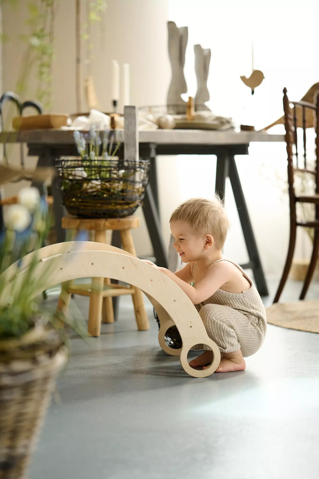 BabyWood-Montessori-Holzwippe-Kletterbogen-natur-04