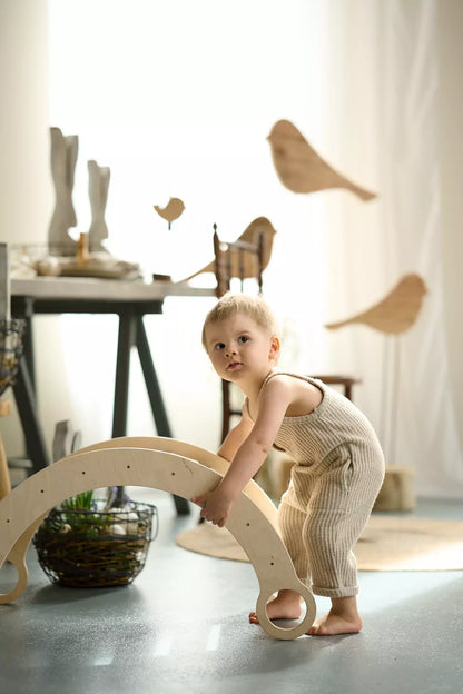 BabyWood-Montessori-Holzwippe-Kletterbogen-natur-06