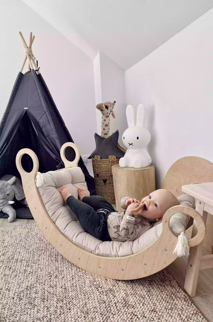 BabyWood-Montessori-Holzwippe-Kletterbogen-natur-08