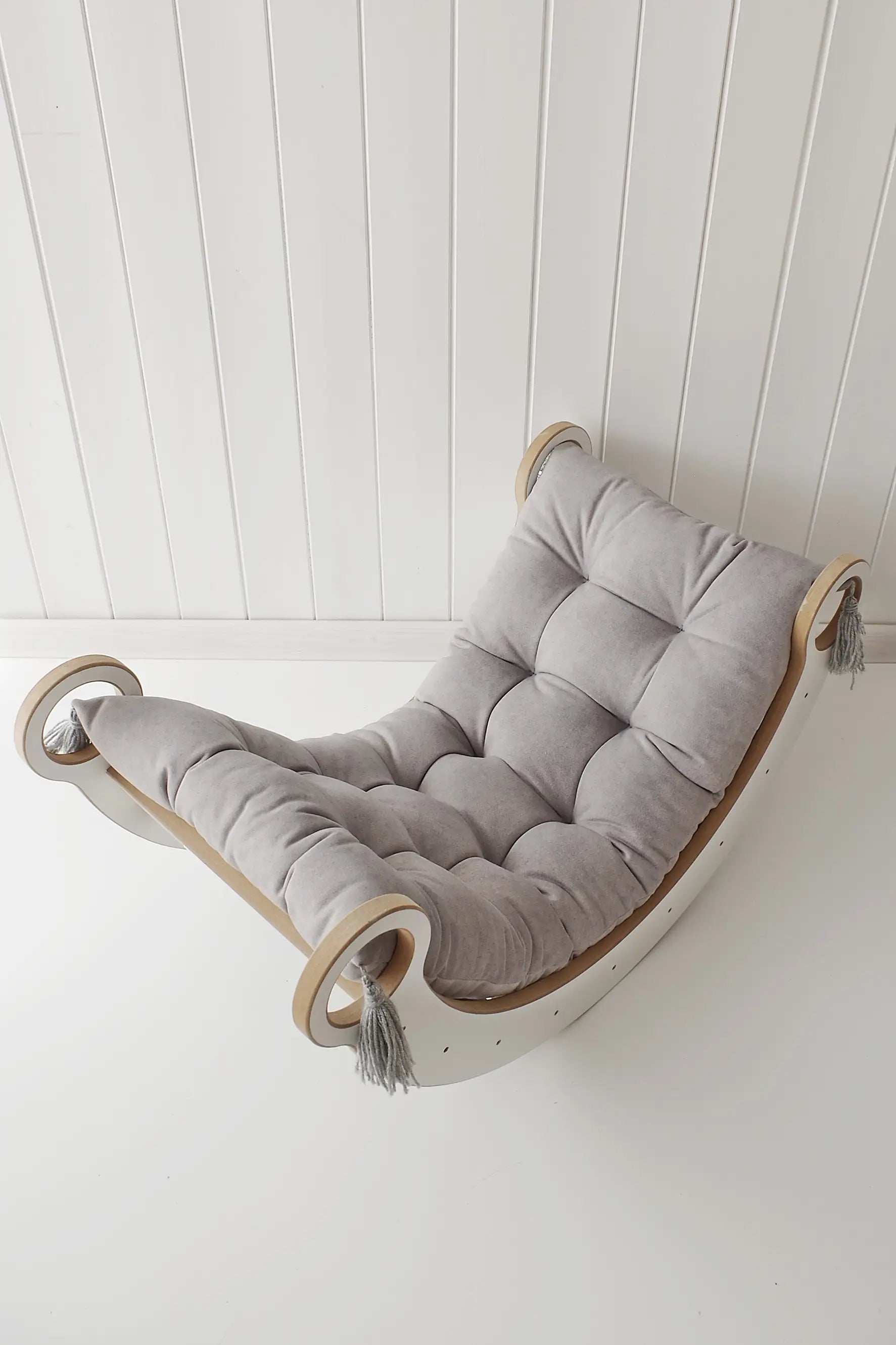 BabyWood-Wippkissen-S-grau-03
