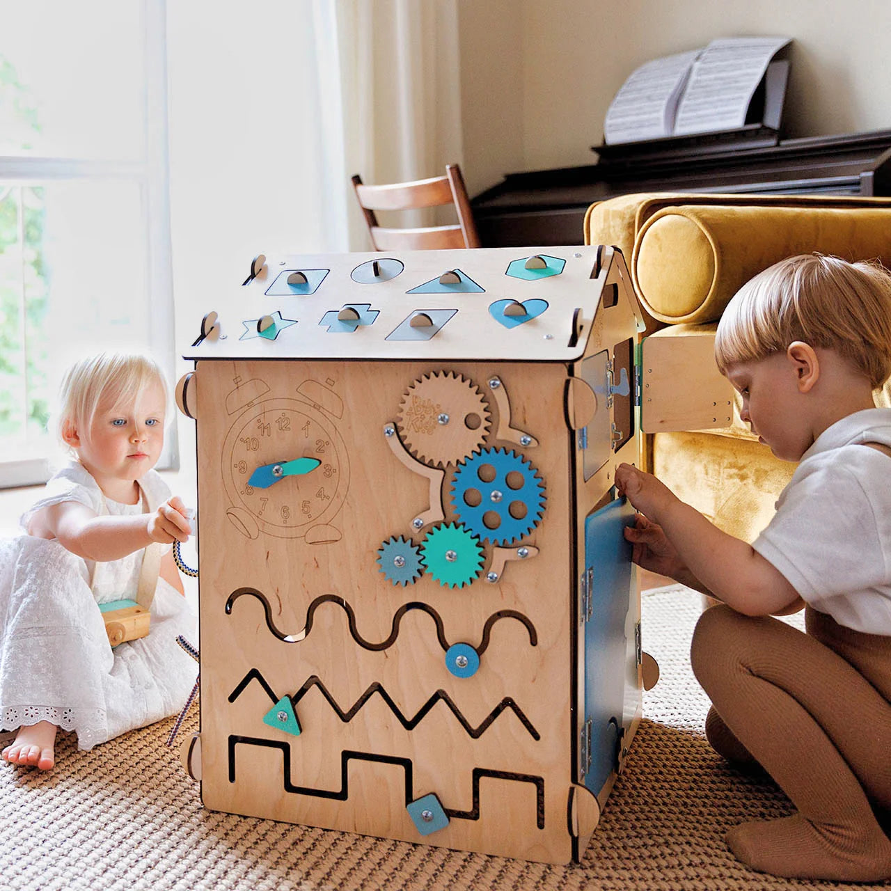 BusyKids-BusyBoard-das-sensorische-Montessori-Spielhaus-Natura-Mint-limitierte-Auflage-03