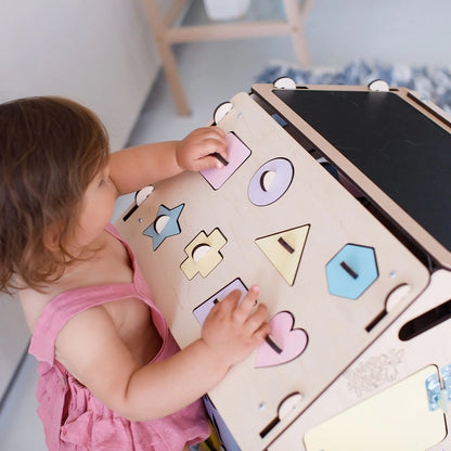 BusyKids-BusyBoard-das-sensorische-Montessori-Spielhaus-Natura_Pastell-07