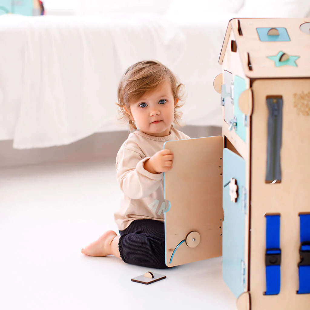 BusyKids-Set-BusyBoard-Spielhaus-natura_mint-und-kreativer-W-rfel-02