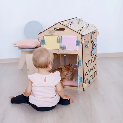 BusyKids-Set-BusyBoard-Spielhaus-natura_pastell-und-kreativer-W-rfel-03