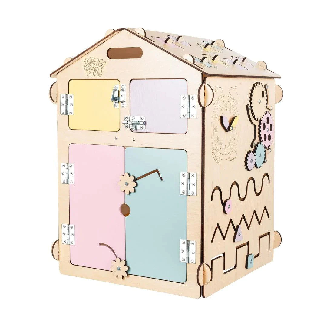 BusyKids-Set-BusyBoard-Spielhaus-natura_pastell-und-kreativer-W-rfel-07