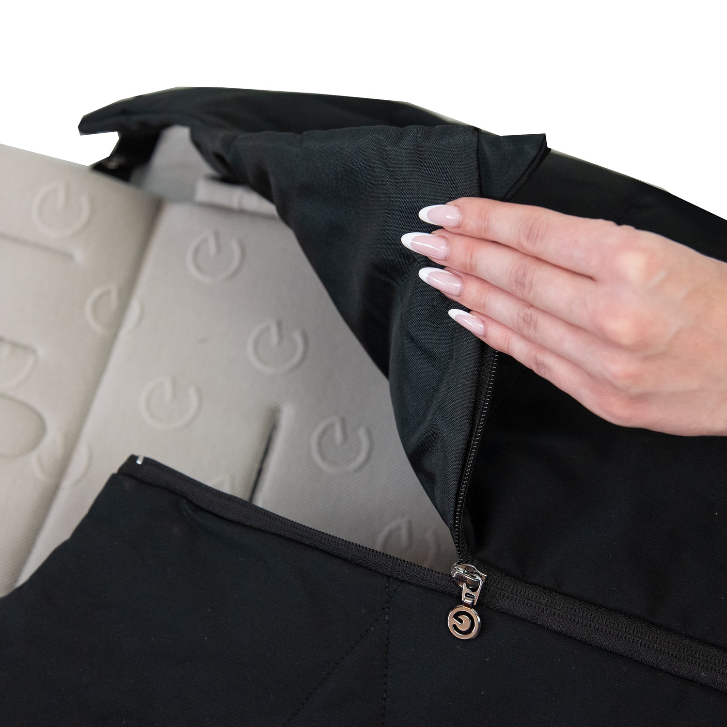 Fuel-Pro_sleeping-bag-easy-open
