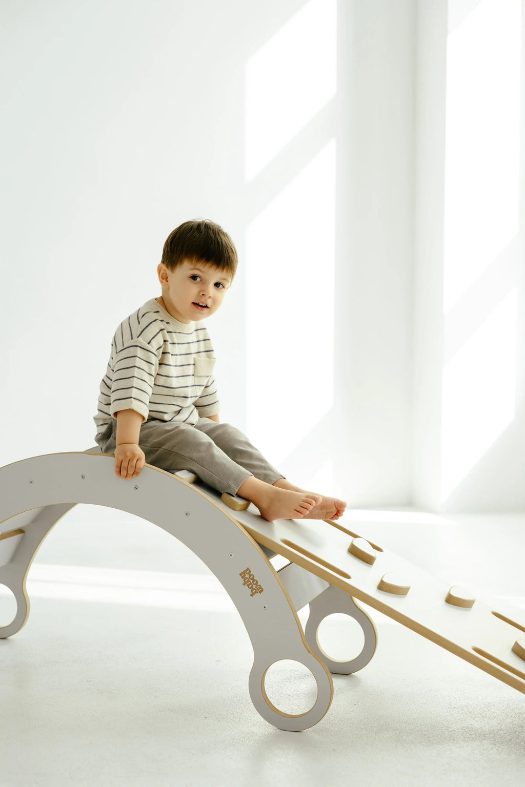 Holzwippe-Kletterwand-M-grau-Babywood