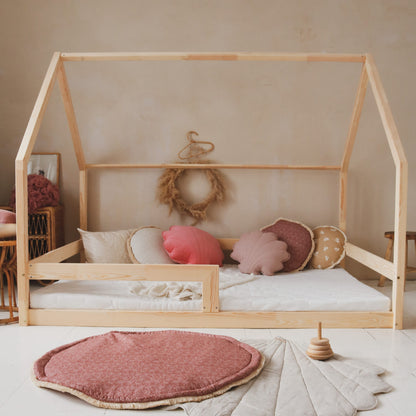 LULETTO-Hausbett-Barierra-200x140-Naturholz-ebenerdig-03