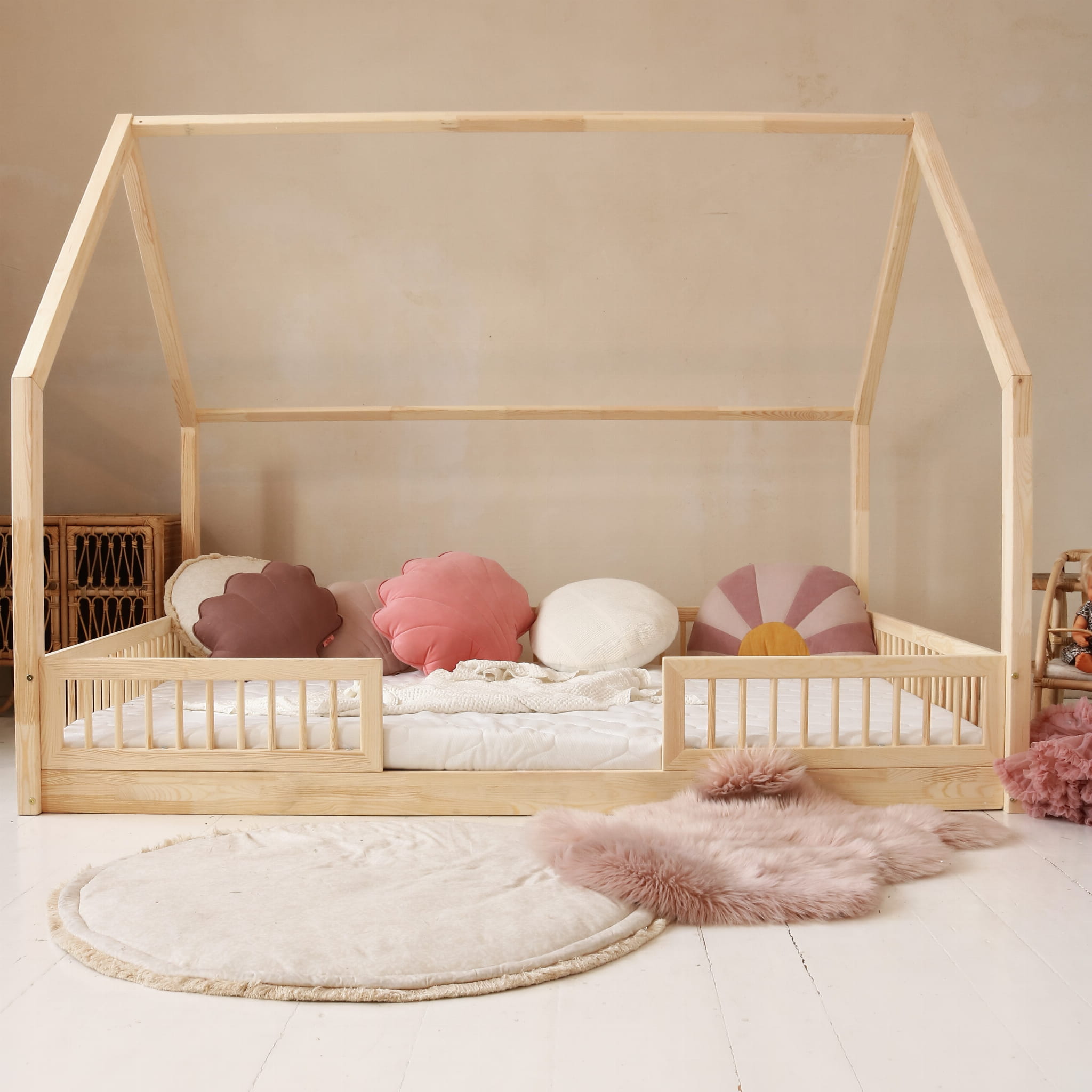 LULETTO-Hausbett-Pioli-Duo-200x140-cm-Naturholz-01