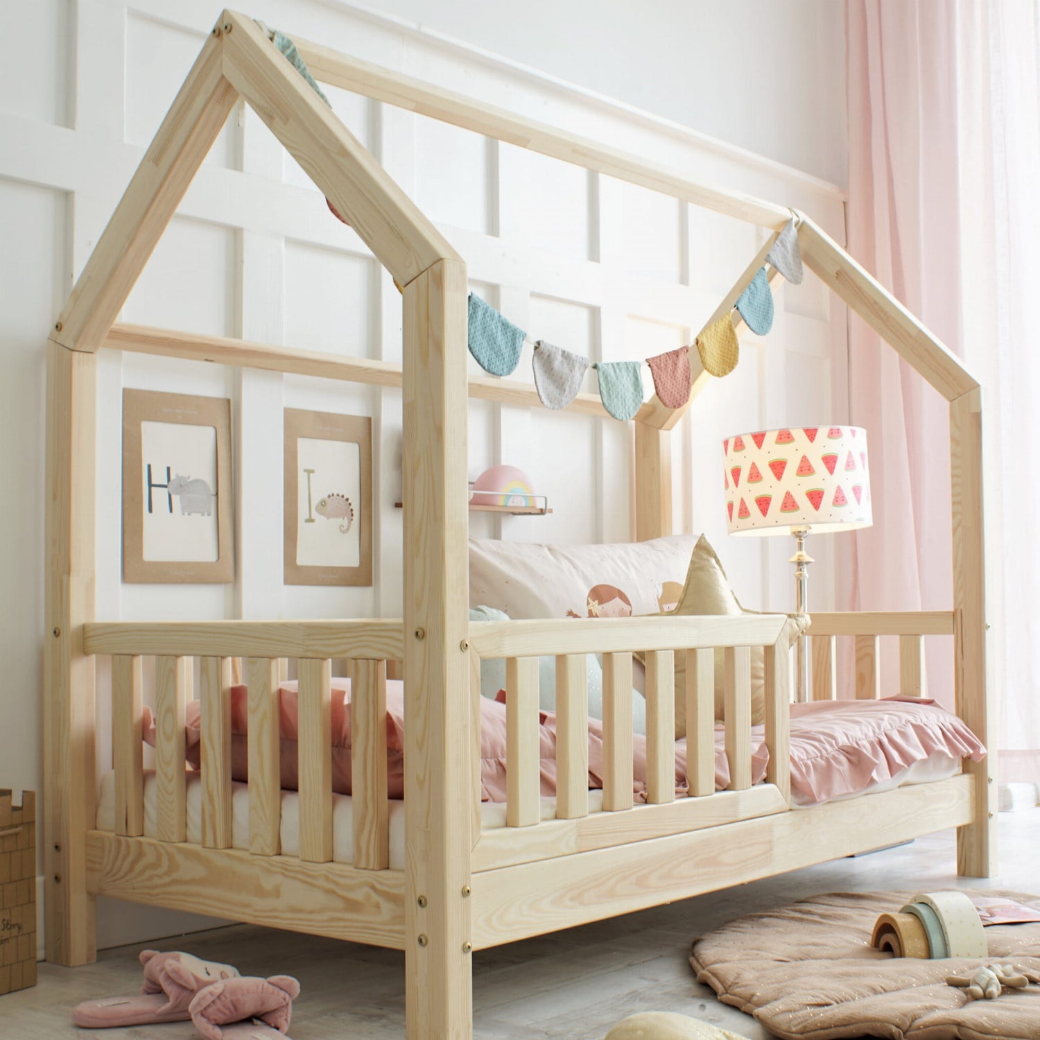 LULETTO-Kinder-Hausbett-Bianco-mit-Rausfallschutz-zum-selber-gestalten2