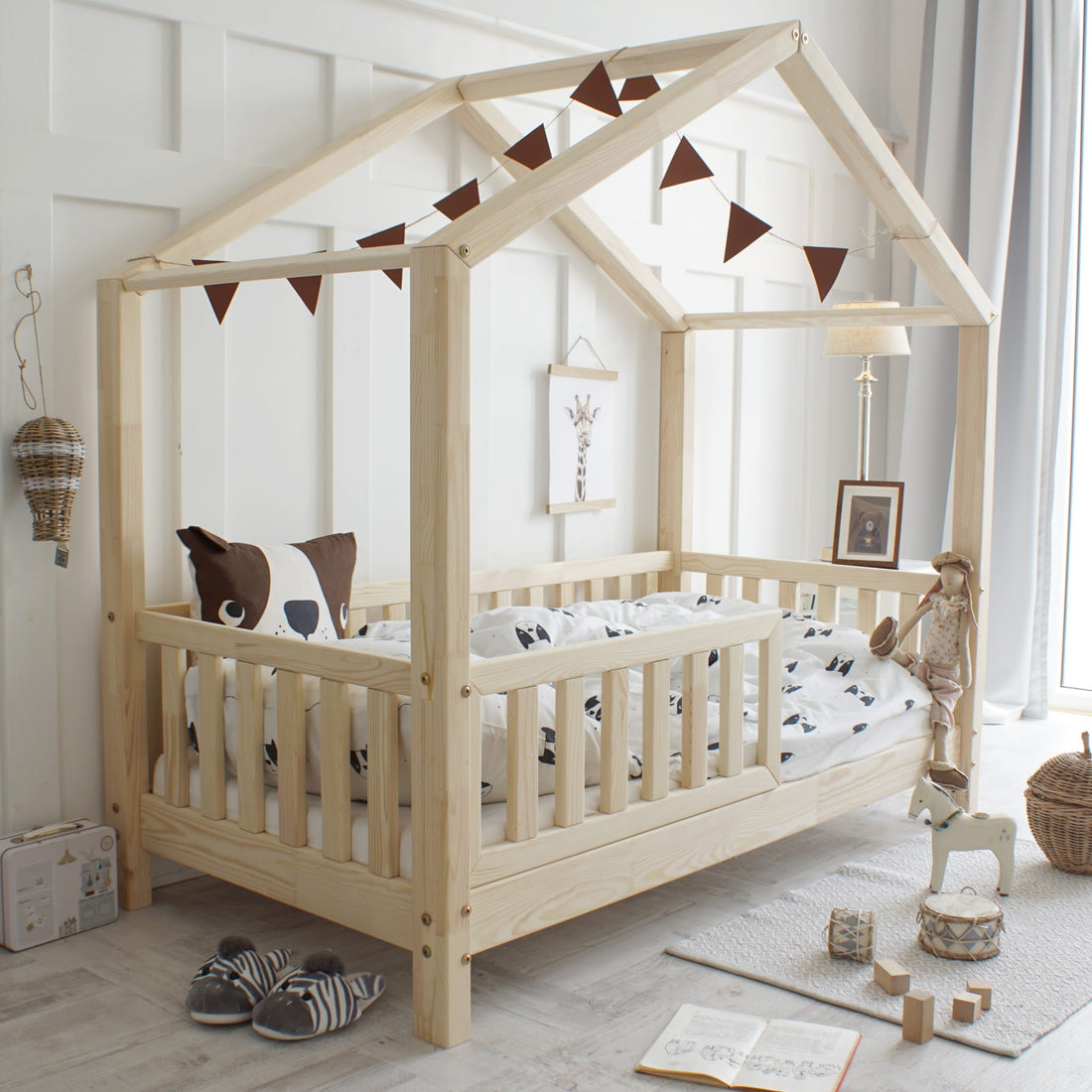 LULETTO-Kinder-Hausbett-H-RDE-mit-Rausfallschutz-zum-selber-gestalten-01
