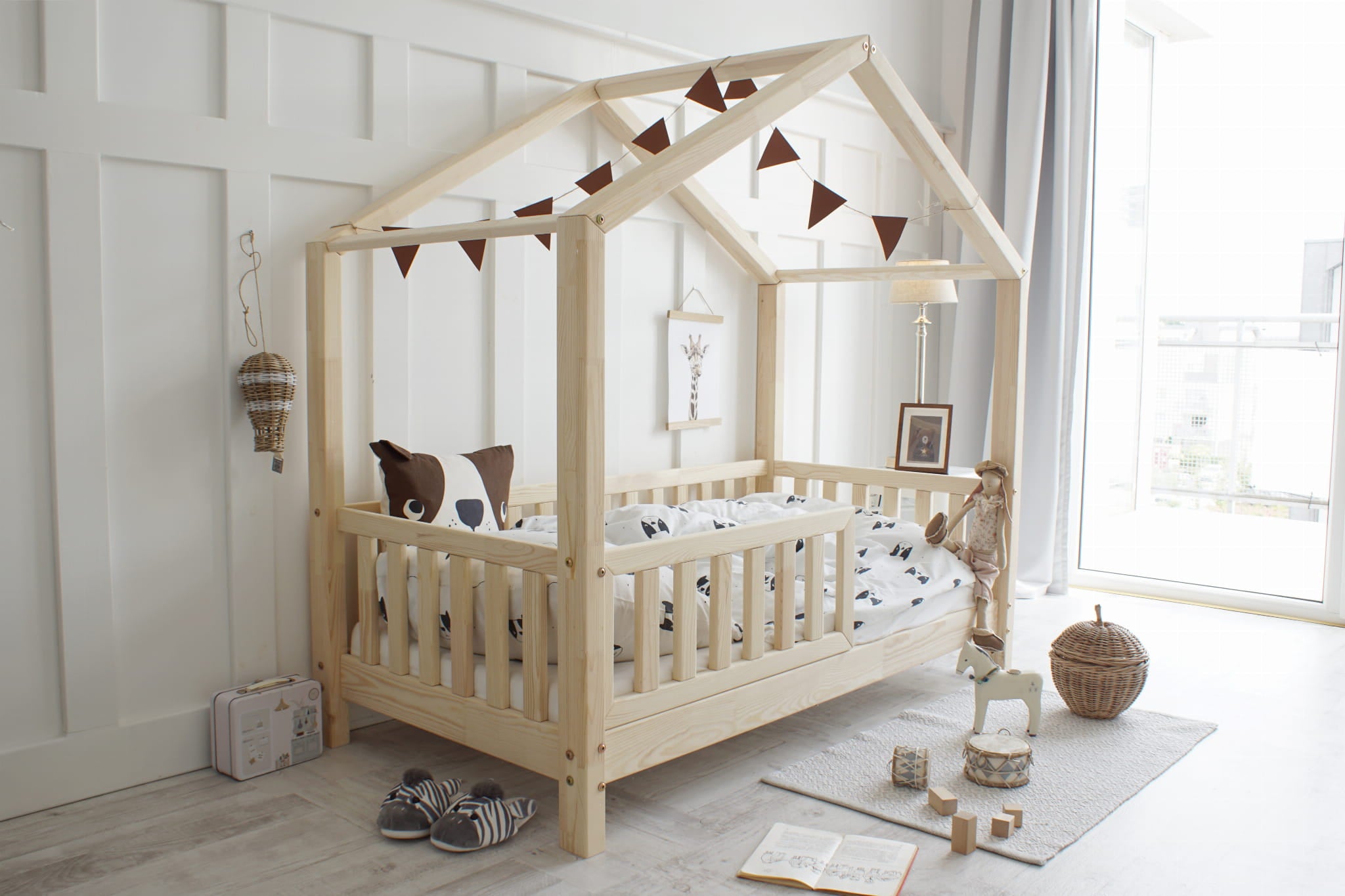 LULETTO-Kinder-Hausbett-H-RDE-mit-Rausfallschutz-zum-selber-gestalten-07