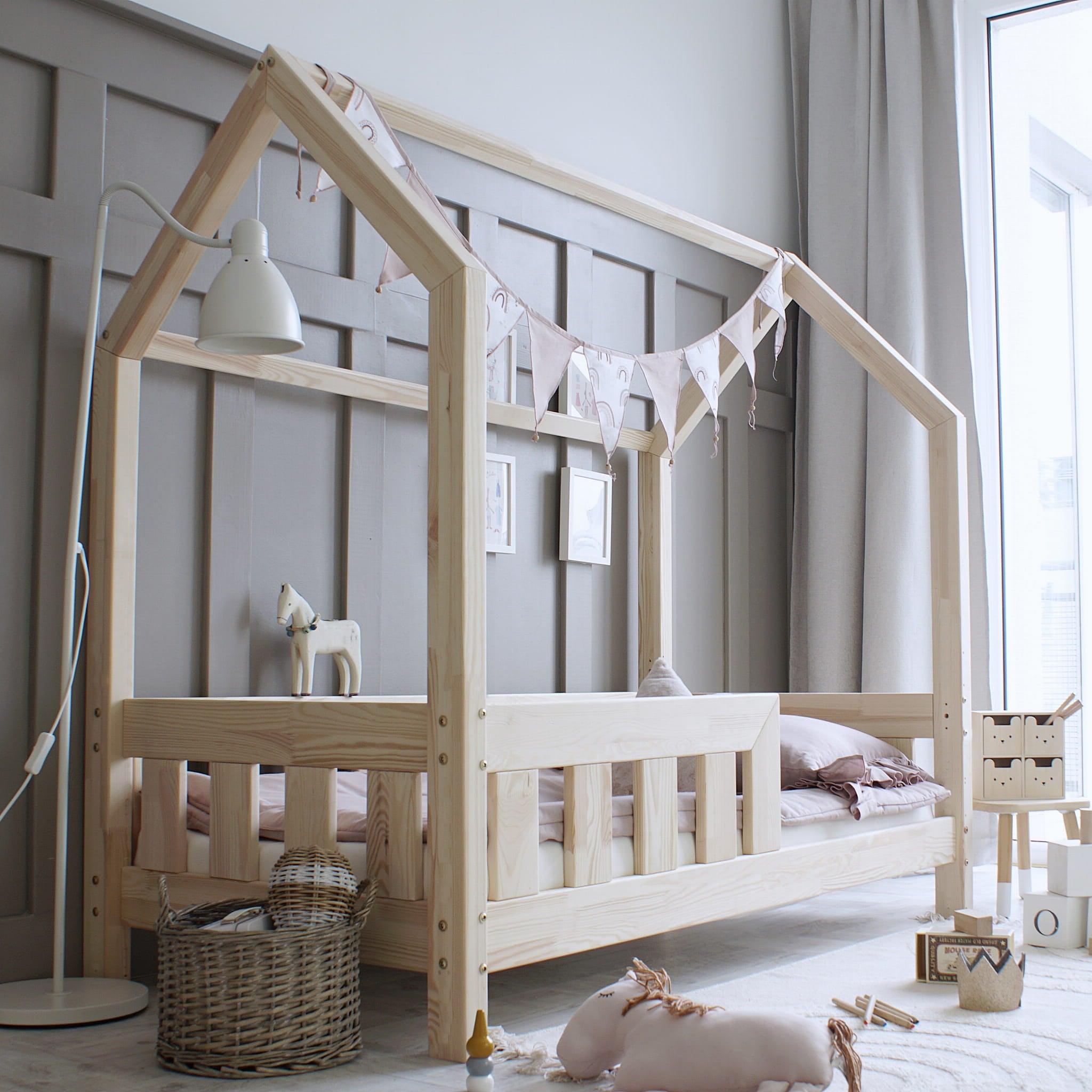 LULETTO-Kinder-Hausbett-MAXI-mit-Rausfallschutz-zum-selber-gestalten-01