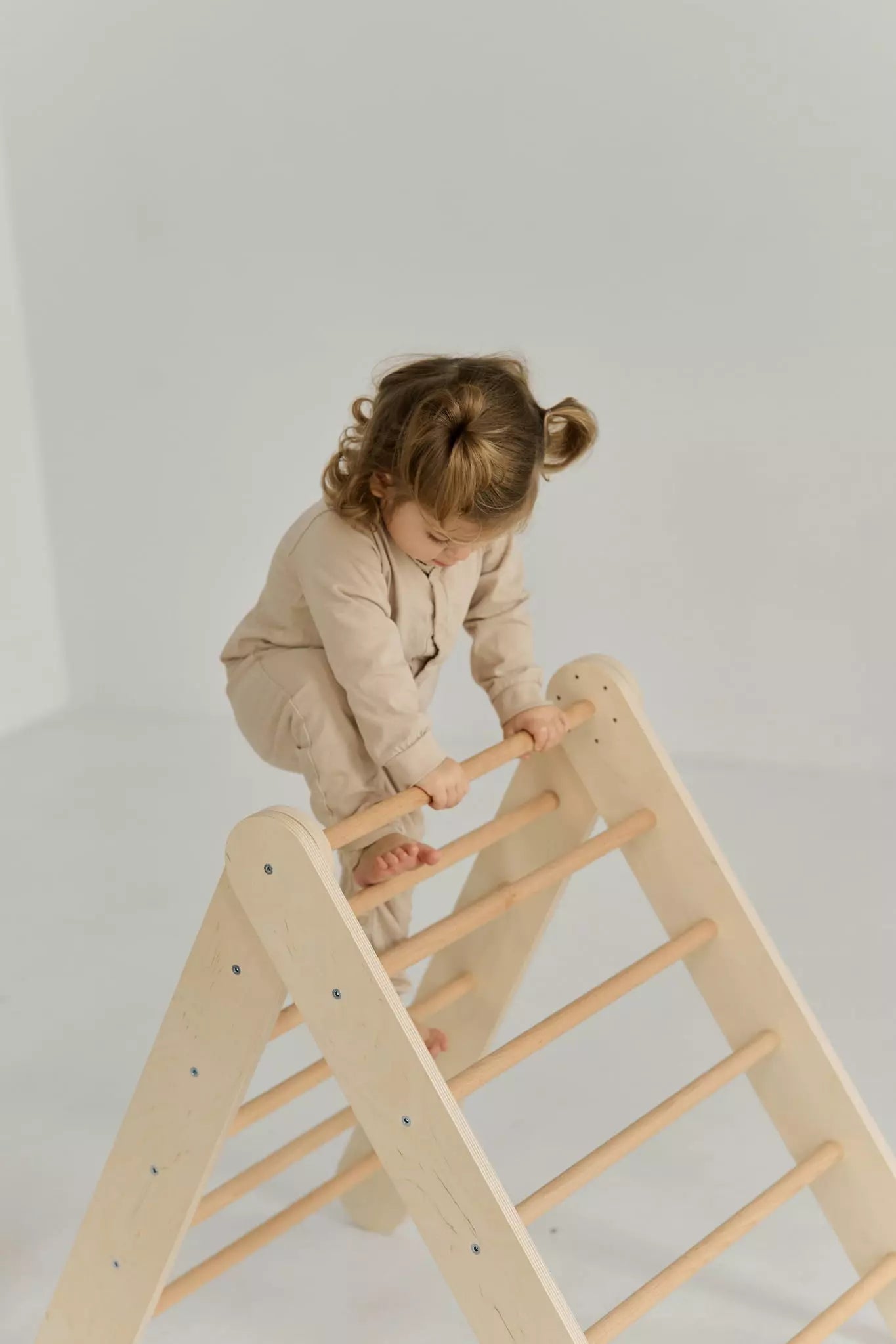Leiter-Pickler-fur-Kinder-Babywood-Montessori-1