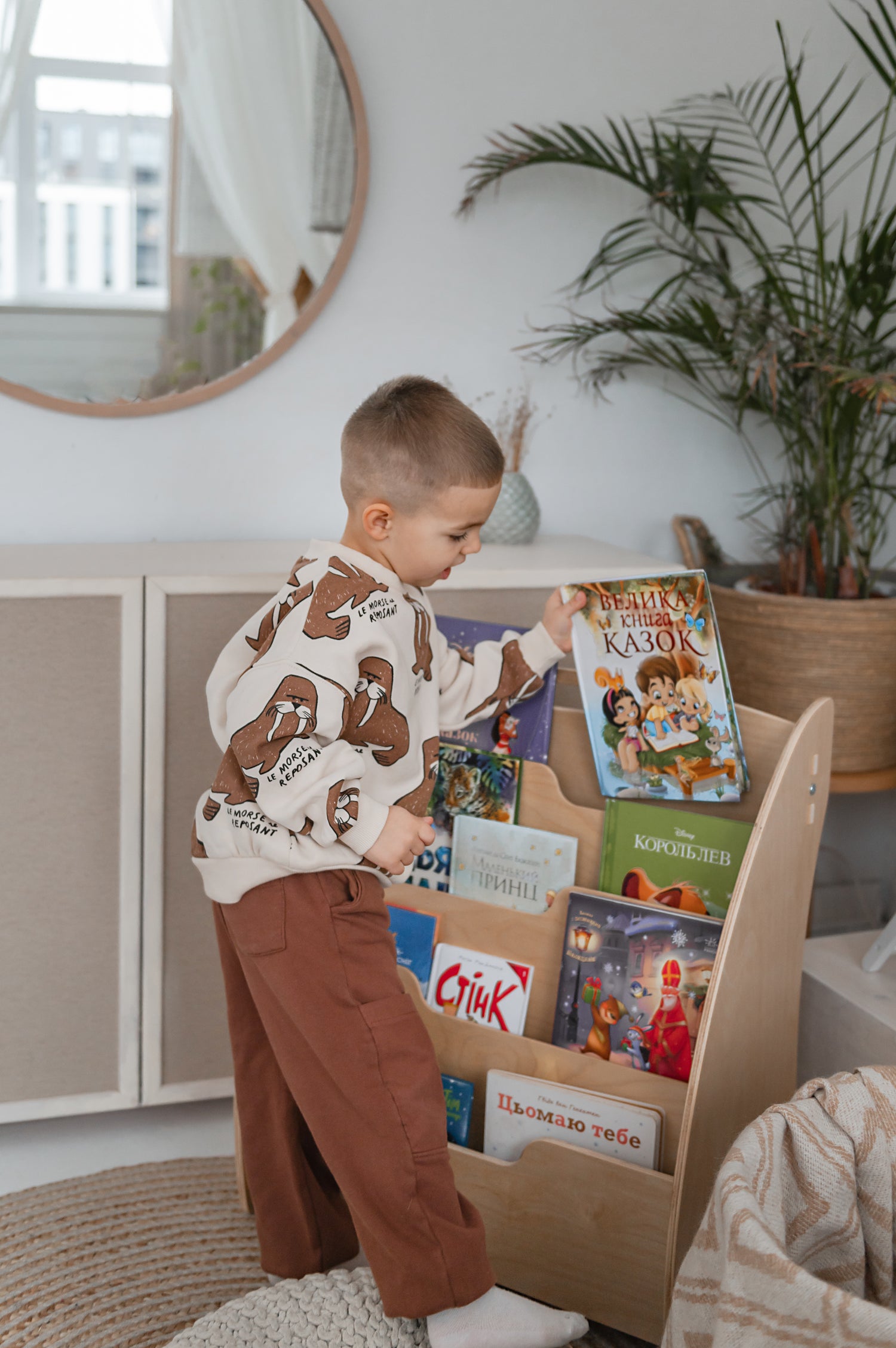 NATURE-Bookshelf-children-photo-18
