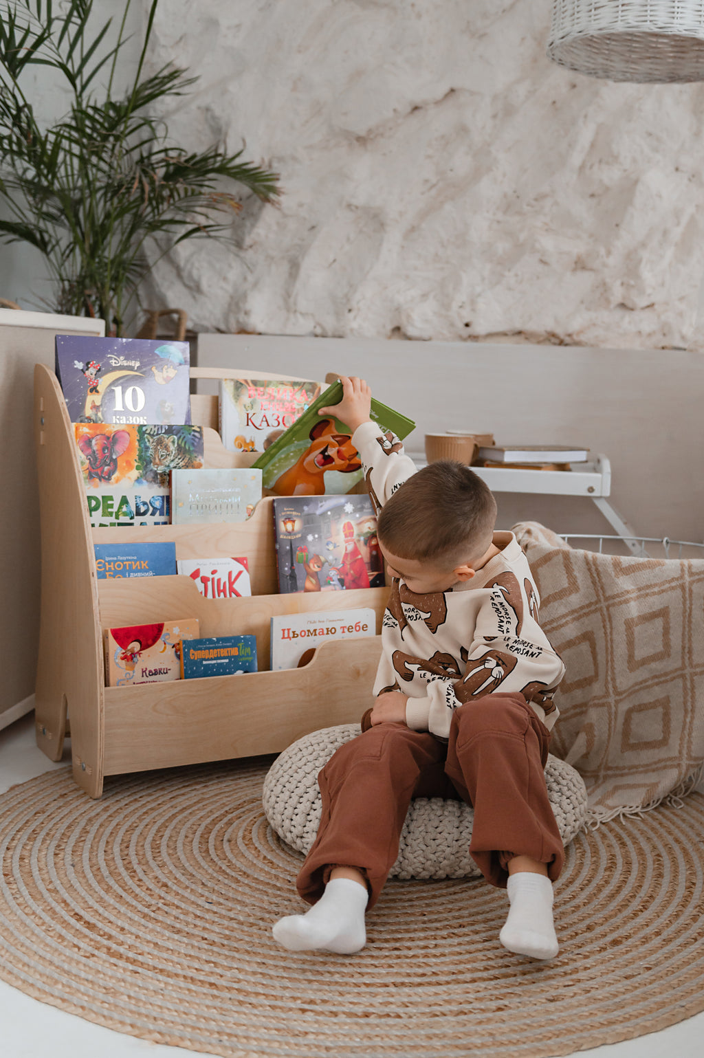NATURE-Bookshelf-children-photo-6
