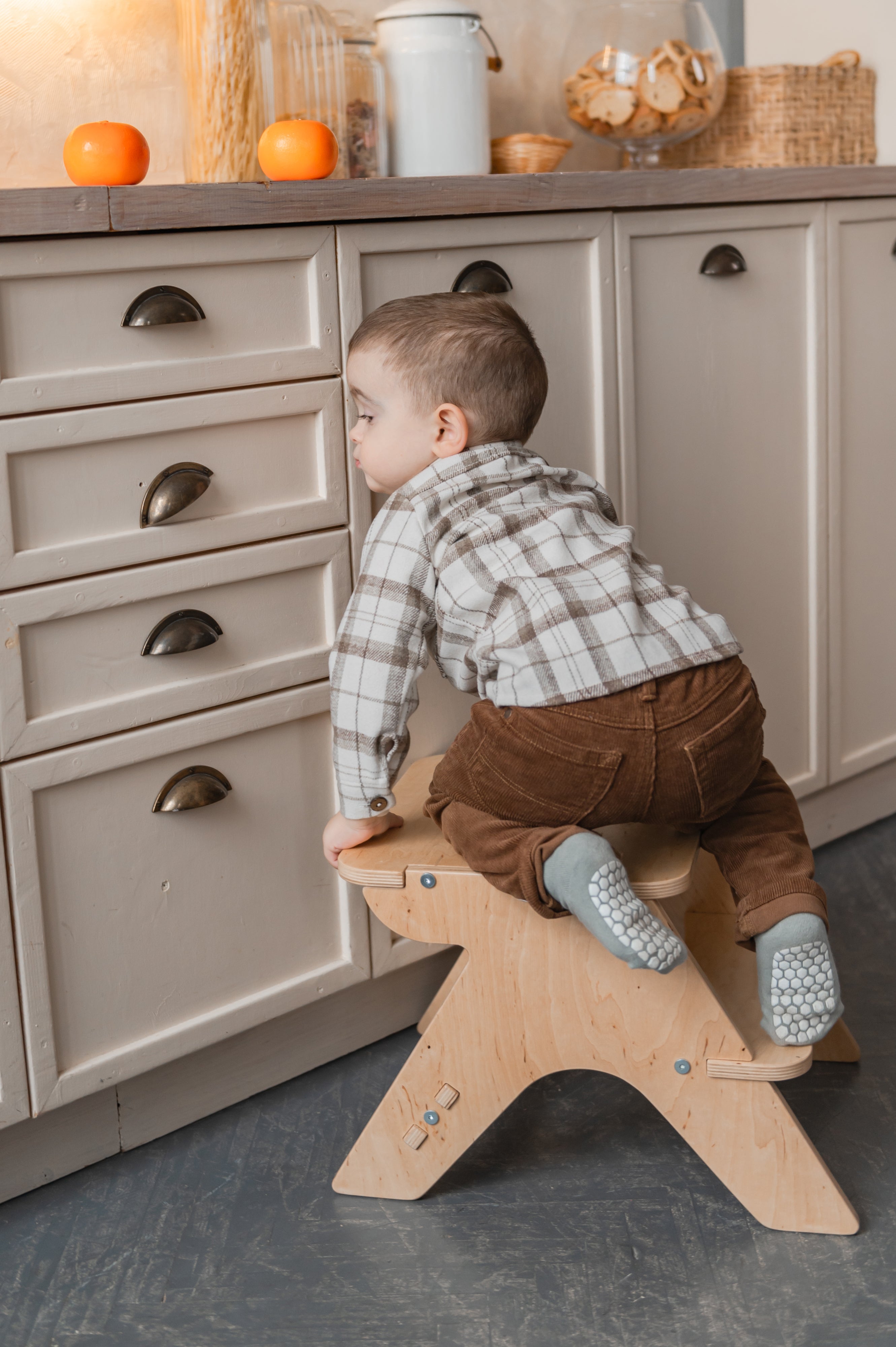 NATURE-Kids-step-stool-children-photo-12