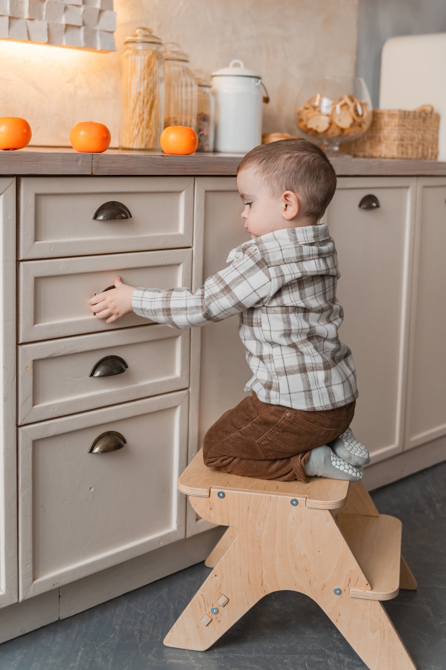NATURE-Kids-step-stool-children-photo-13