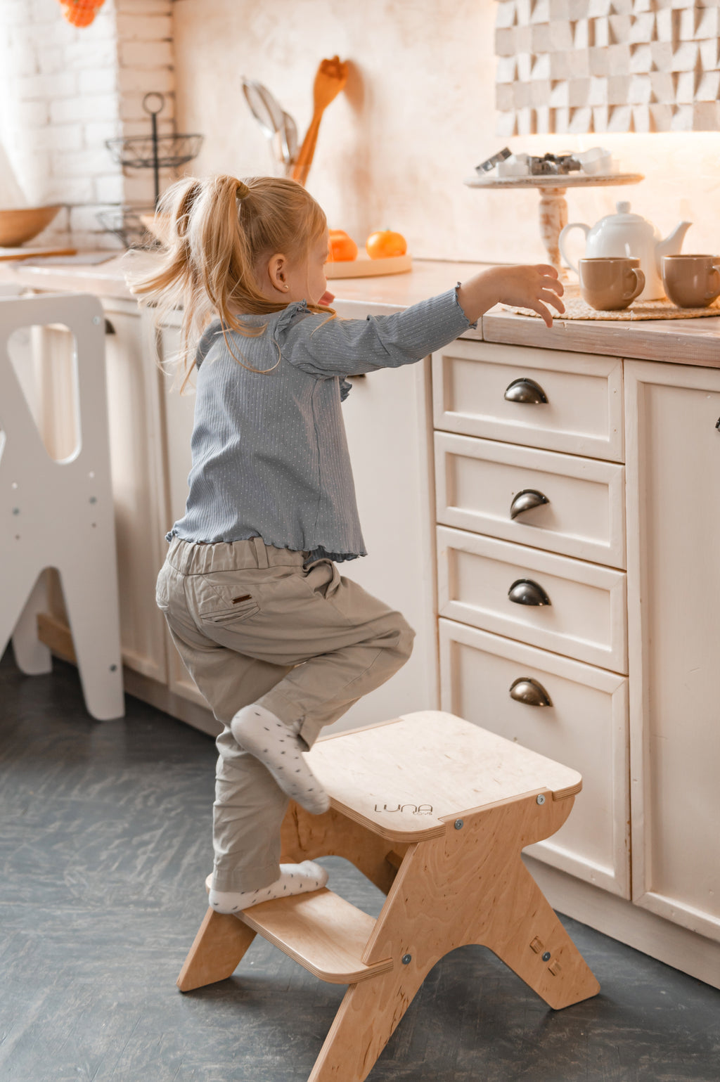 NATURE-Kids-step-stool-children-photo-6