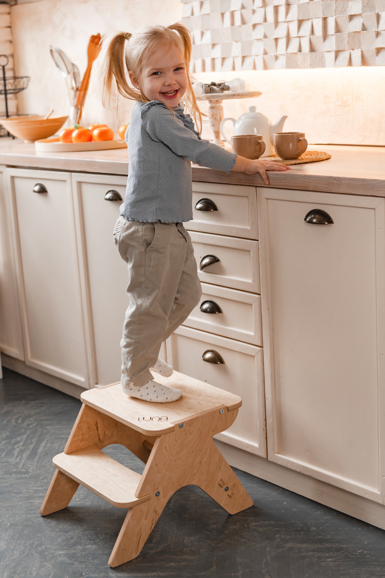 NATURE-Kids-step-stool-children-photo-7