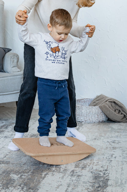 NATURE-Small-rocking-desk-children-photo-11