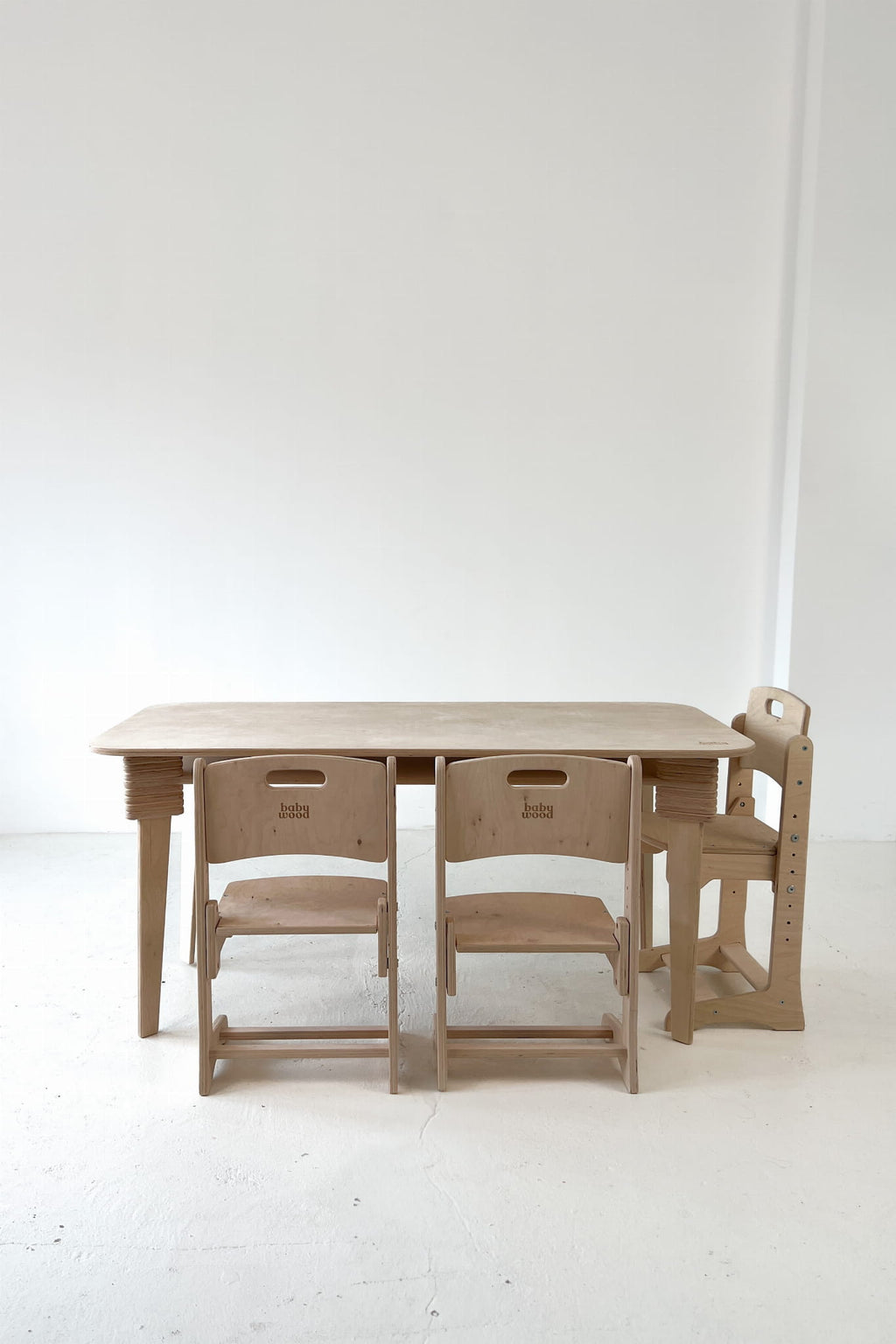 Tisch-und-Stuhl-Babywood-1