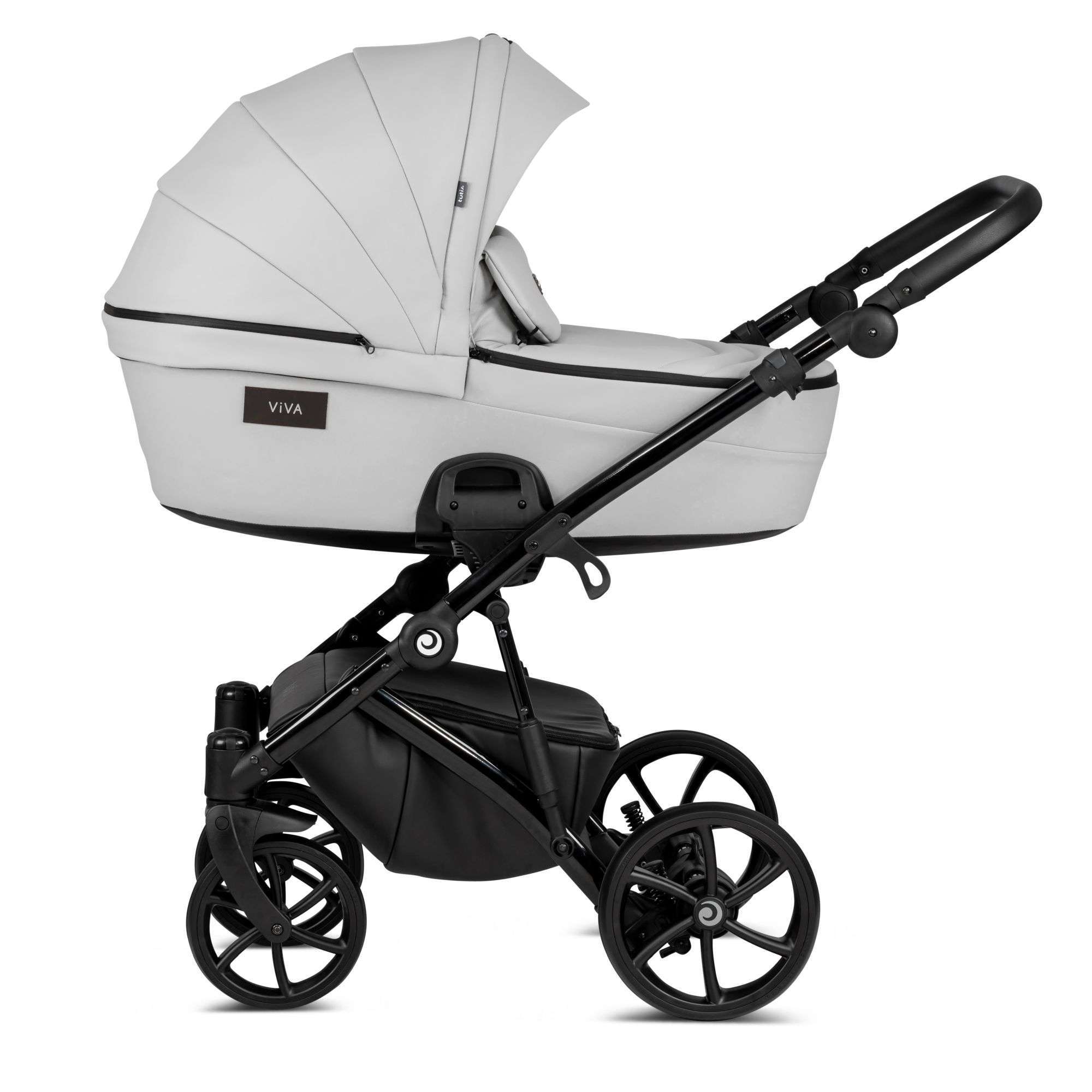 Tutis-Viva-4_Eco-Leather_Collection_085_Cloud-carrycot-02