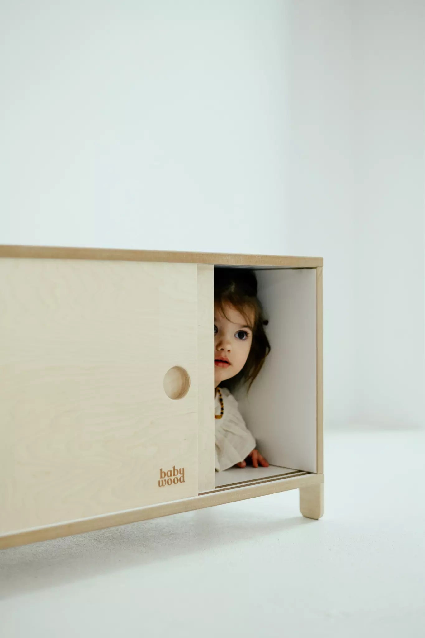 abschlieBbares-Regal-Montessori-fur-Kinder